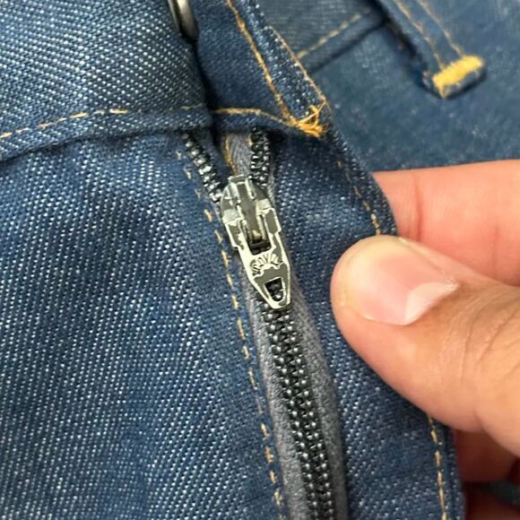 Vintage 70s Levi's Big E 684 Bell Bottom Flared Denim Jeans Size 32X30 - Picture 6 of 9